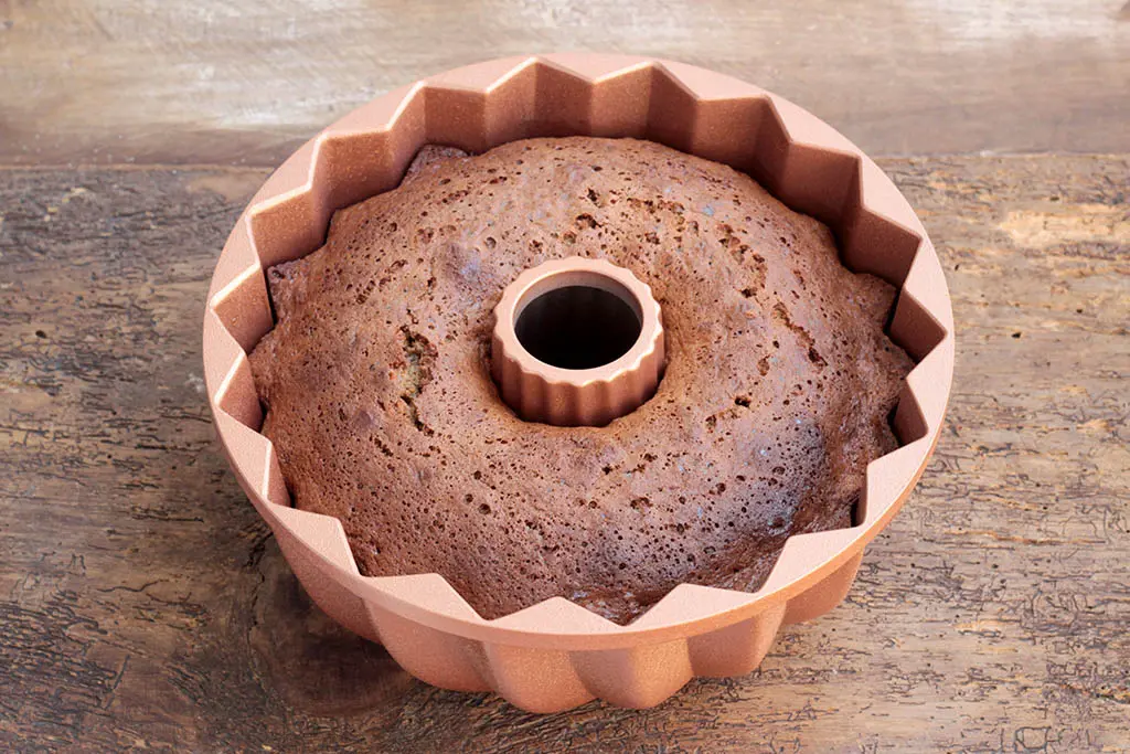 Bolo Integral de cenoura com coco e nozes