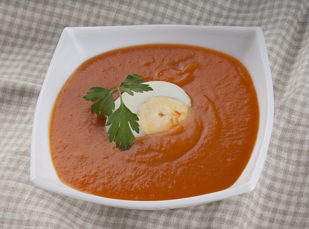 Sopas de Tomate e Manjericão